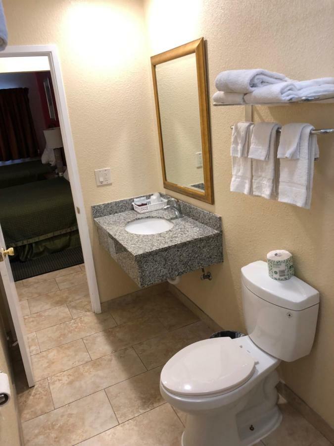 Dixon Motel Motel